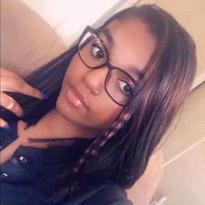 Meet your Posher, Aaisia